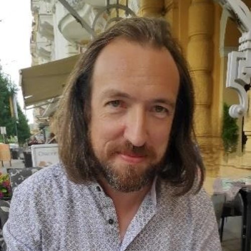 Lektor Angličtina - rodilý mluvčí, Klavír, Informatika